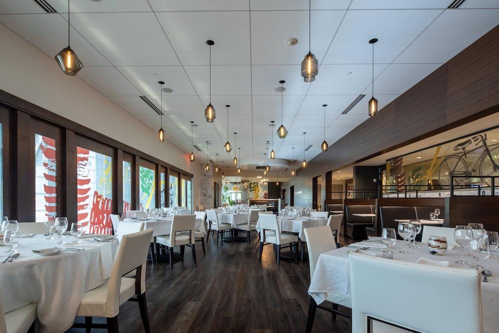 The Hotel At Kirkwood Center Cedar Rapids Ngoại thất bức ảnh