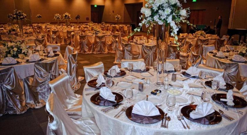 The Hotel At Kirkwood Center Cedar Rapids Ngoại thất bức ảnh